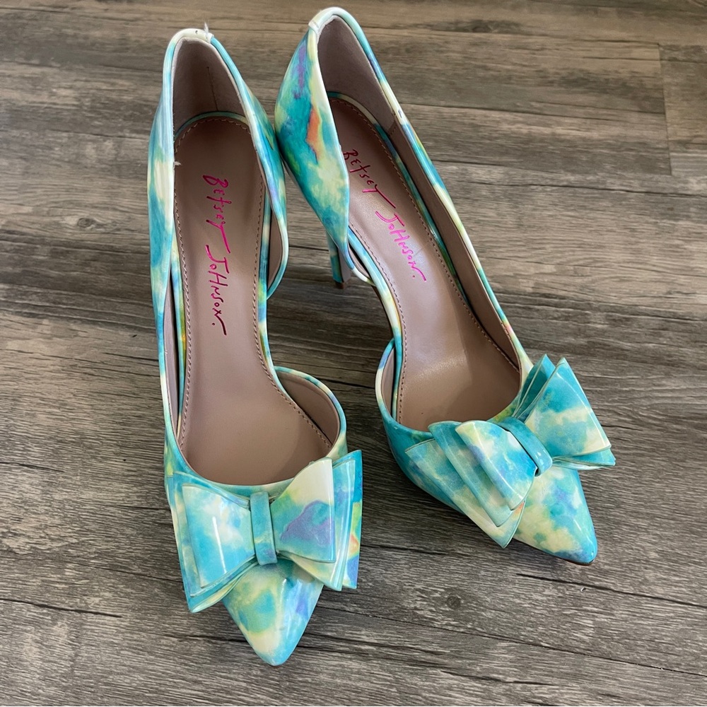 Betsy Johnson Nobble Bow D’Orsay Heels size 6.5 NWOB